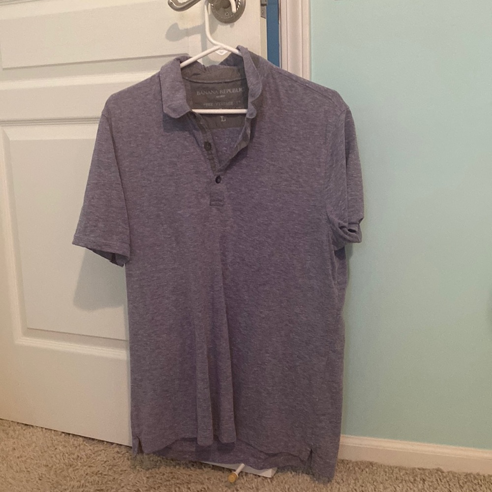 Size L banana republic gold shirt